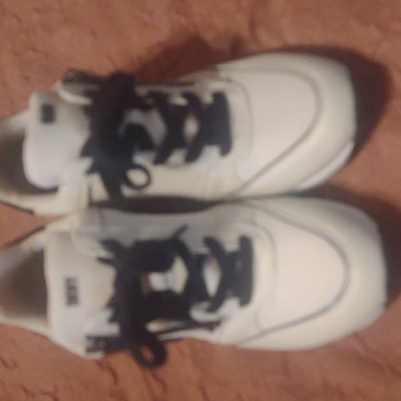 DKNY fashion sneakers - Picture 2 of 6